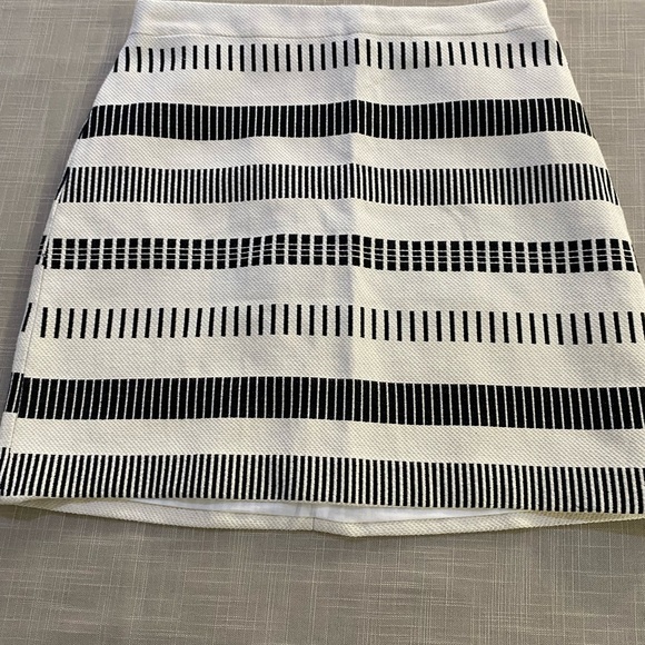NWOT Zara skirt in cream and black. Women’s size M - Picture 13 of 13